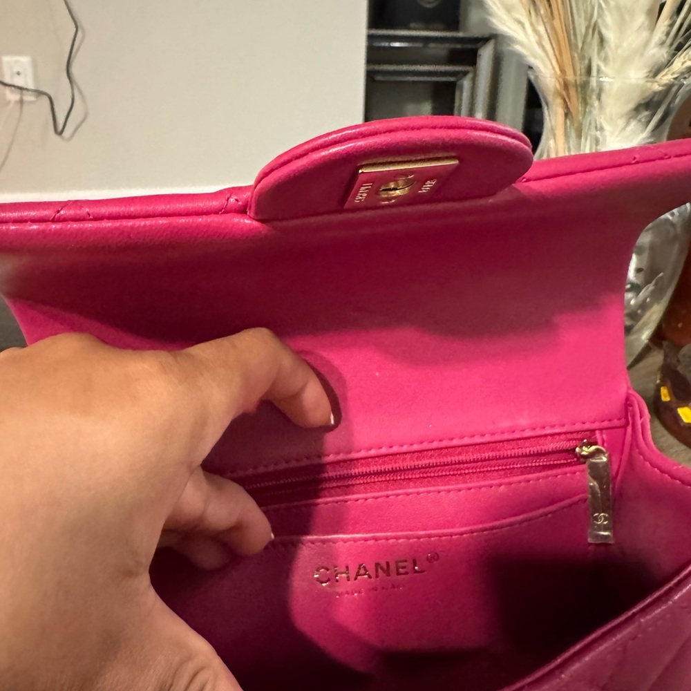 Chanel Pink Quilted Crossbody Bag with Gold Hardware - Picture 7 of 9